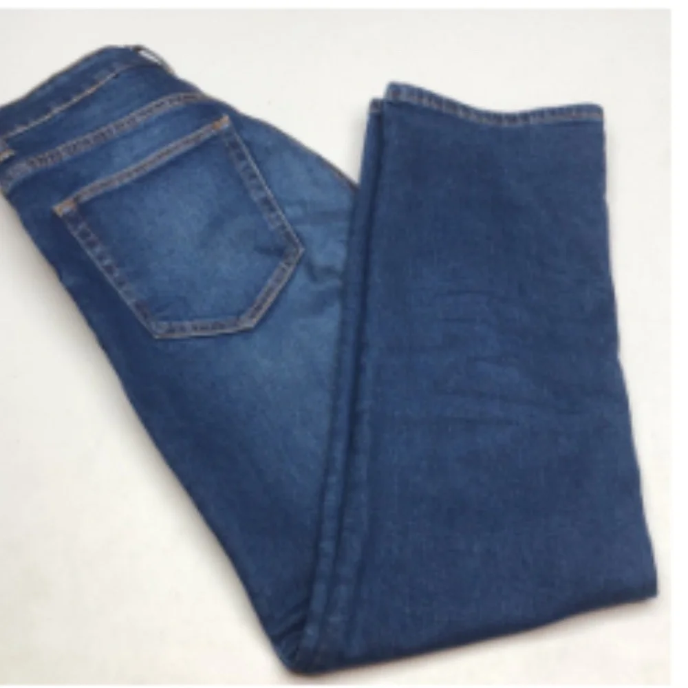 LIKE NEW FOREVER 21 STRAIGHT HIGH WAIST ANKLE LENGTH JEANS 6/28x28 ⭐️